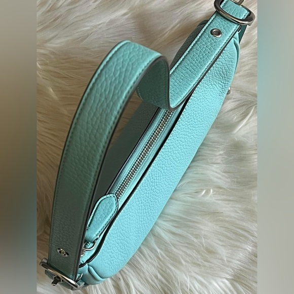 CC439 - Coach Luna Shoulder Bag - Picture 7 of 12